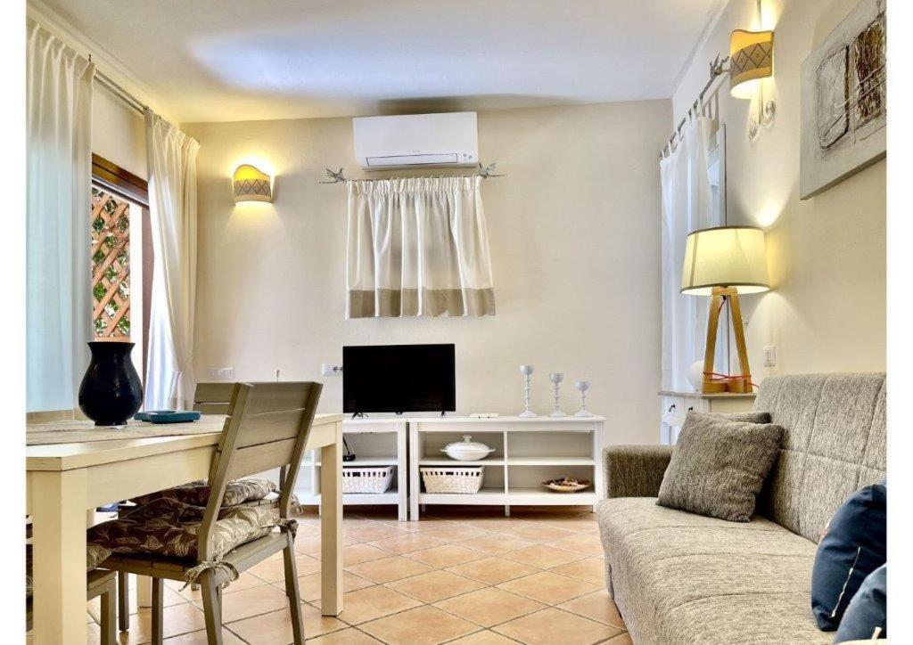 Le Residenze Sul Mare B6 Apartment Порто Отиолу Екстериор снимка