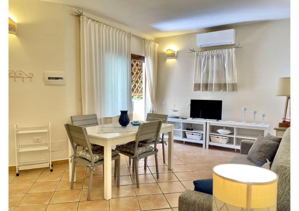Le Residenze Sul Mare B6 Apartment Порто Отиолу Екстериор снимка